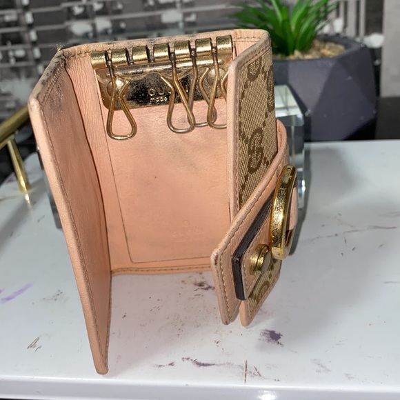 Authentic Gucci GG Key Case - Picture 8 of 16